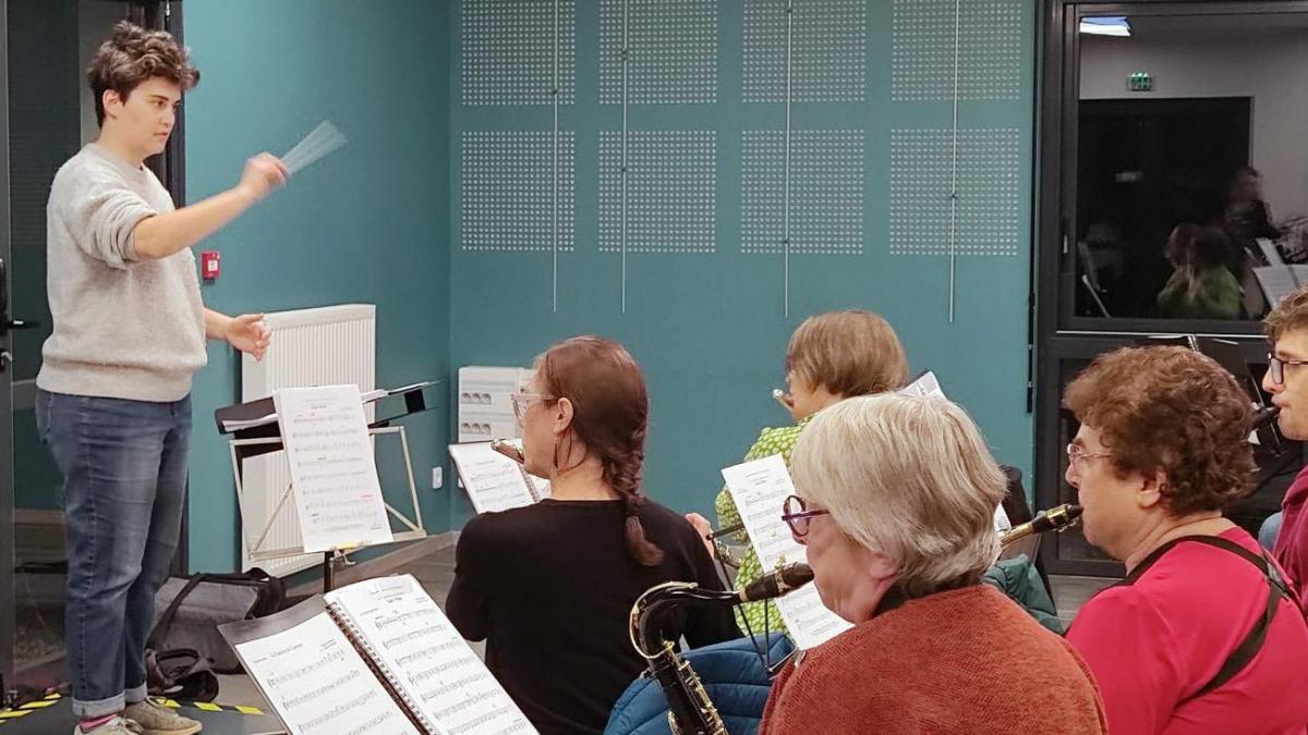 Juliette BARRAS est la nouvelle cheffe d'orchestre de l'OHSJA
