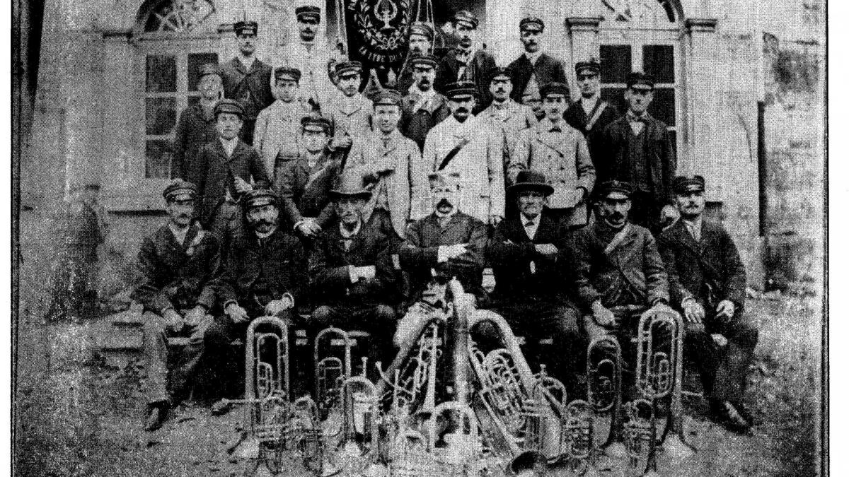 Lyre 1879